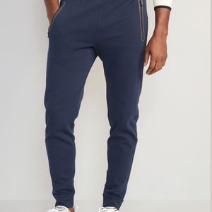 Dynamic fleece jogger